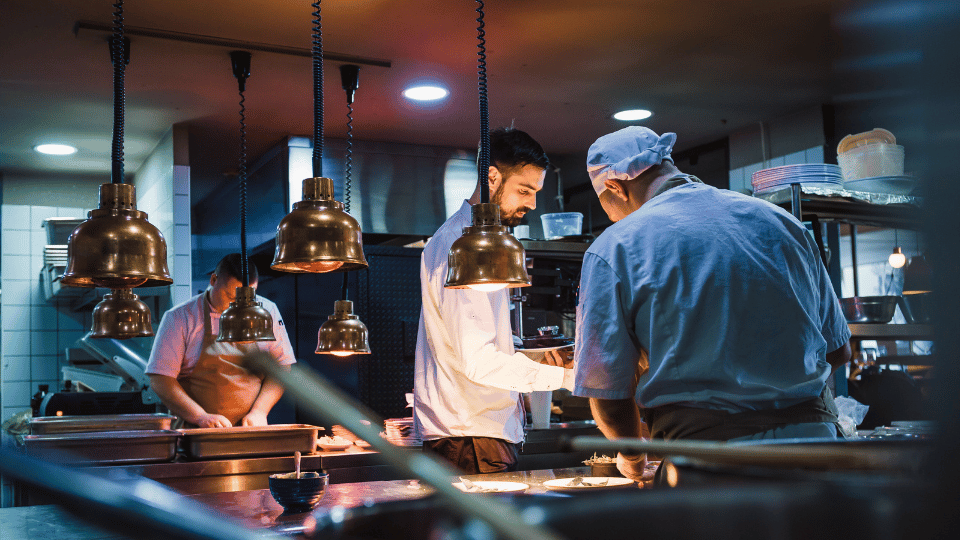 NetSuite vs Acumatica F&B: Giải Pháp Nào Phù Hợp Việt Nam?